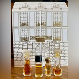 🤩💗Set of 4 Mini Chanel, Givenchy & Giorgio Perfume and Cologne💗🤩